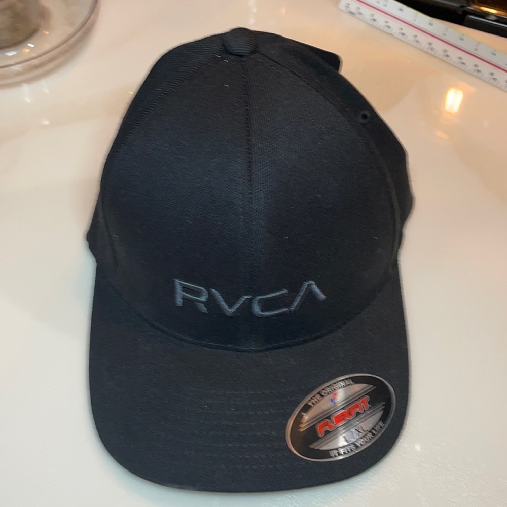 New RVCA Flex Fit Black Baseball Hat Cap L/XL